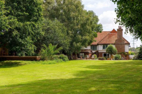 Tranquil Luxe in Country Cottage